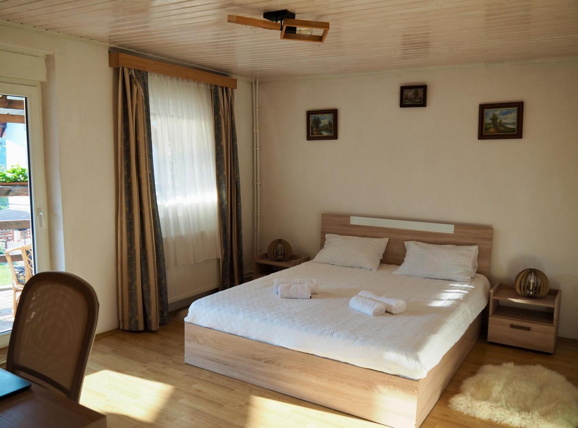 Holiday House Văliug מראה חיצוני תמונה