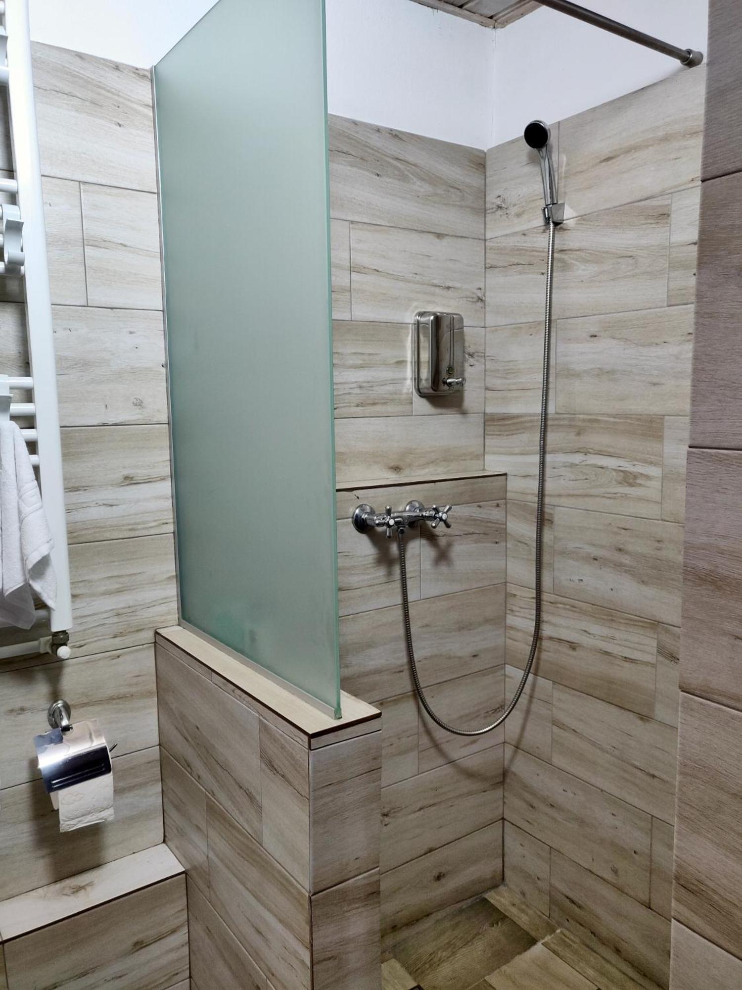 Holiday House Văliug מראה חיצוני תמונה